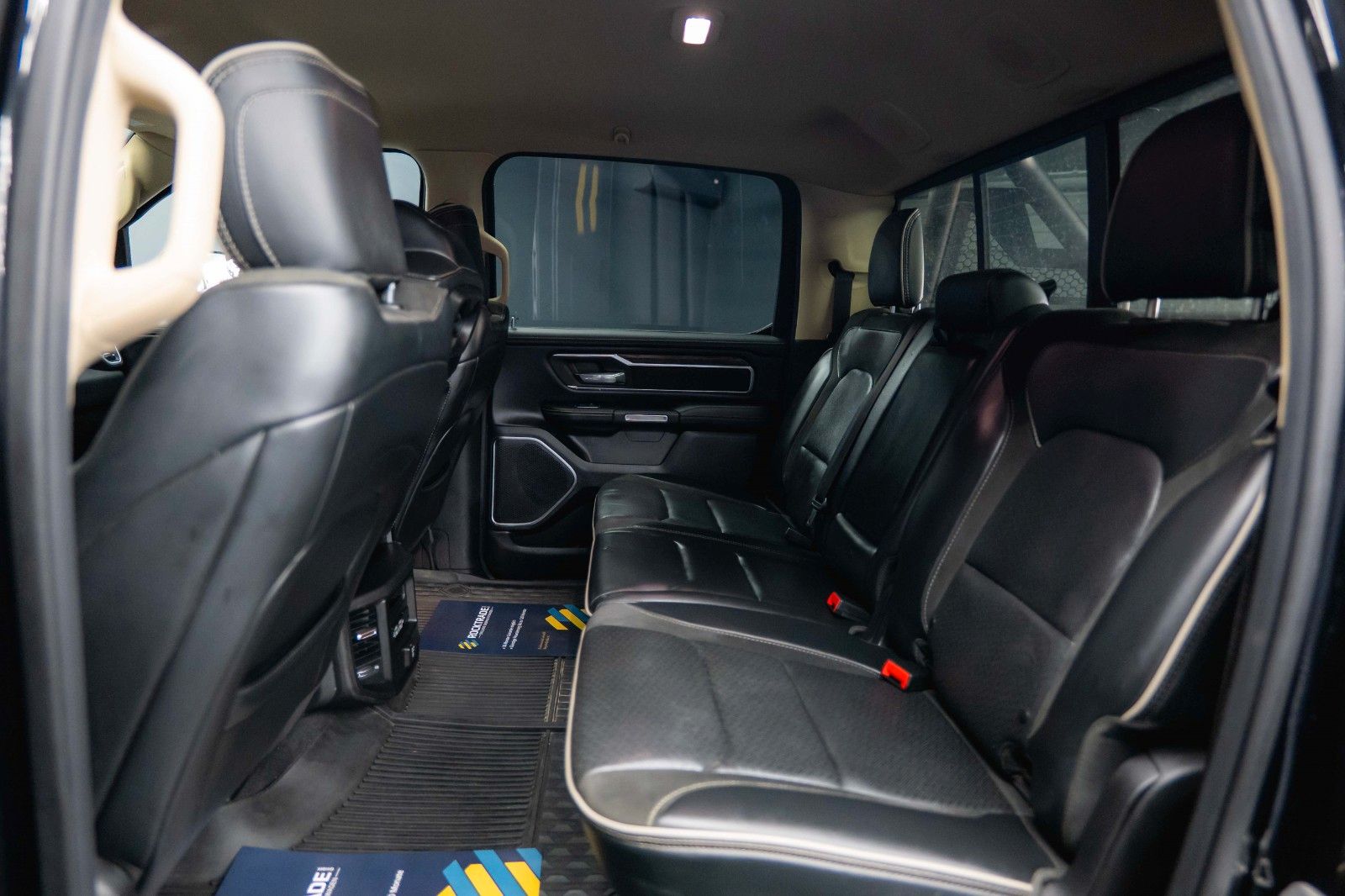 Fahrzeugabbildung Dodge RAM 5.7 V8 HEMI 4x4 LARAMIE Offroad Night LED