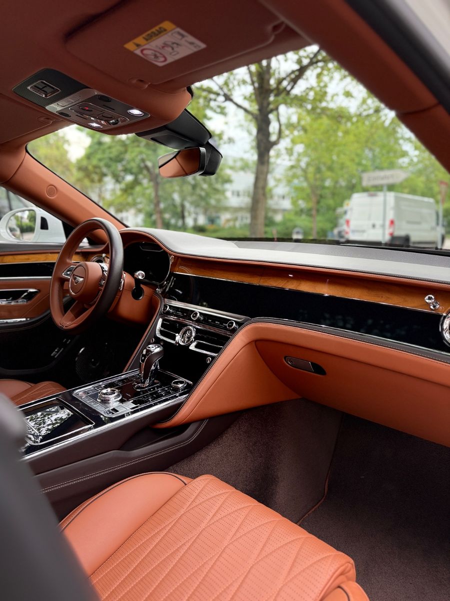 Bentley Flying Spur V8 Naim VOLL EXCLUSIV INDIVIDUAL foto 17