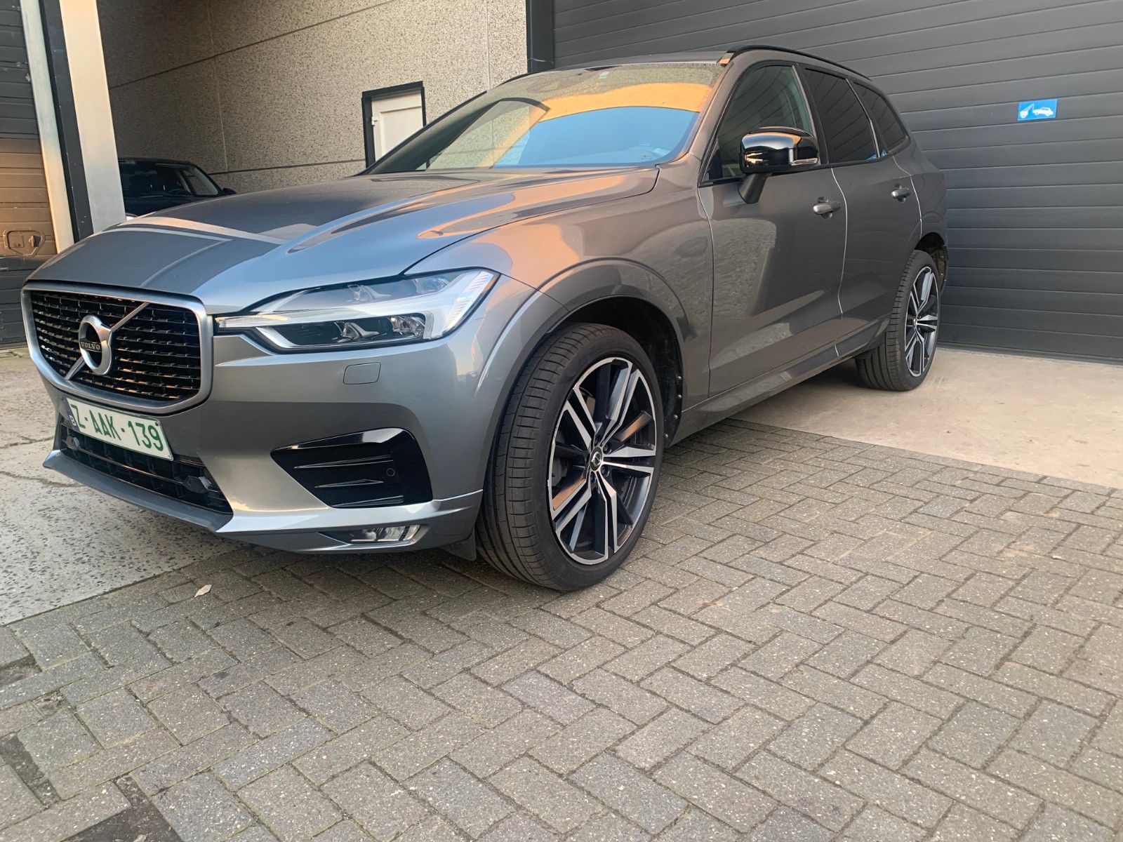 Volvo XC 60 B5 R Design mild hybrid plus dark+Pano+21" imagem 2