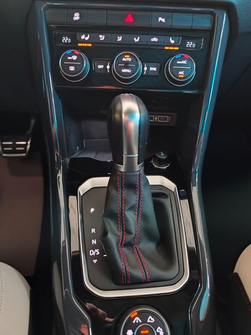 T-Roc Sport 4Motion *PANO*AHK*Kamera*Navi*APP