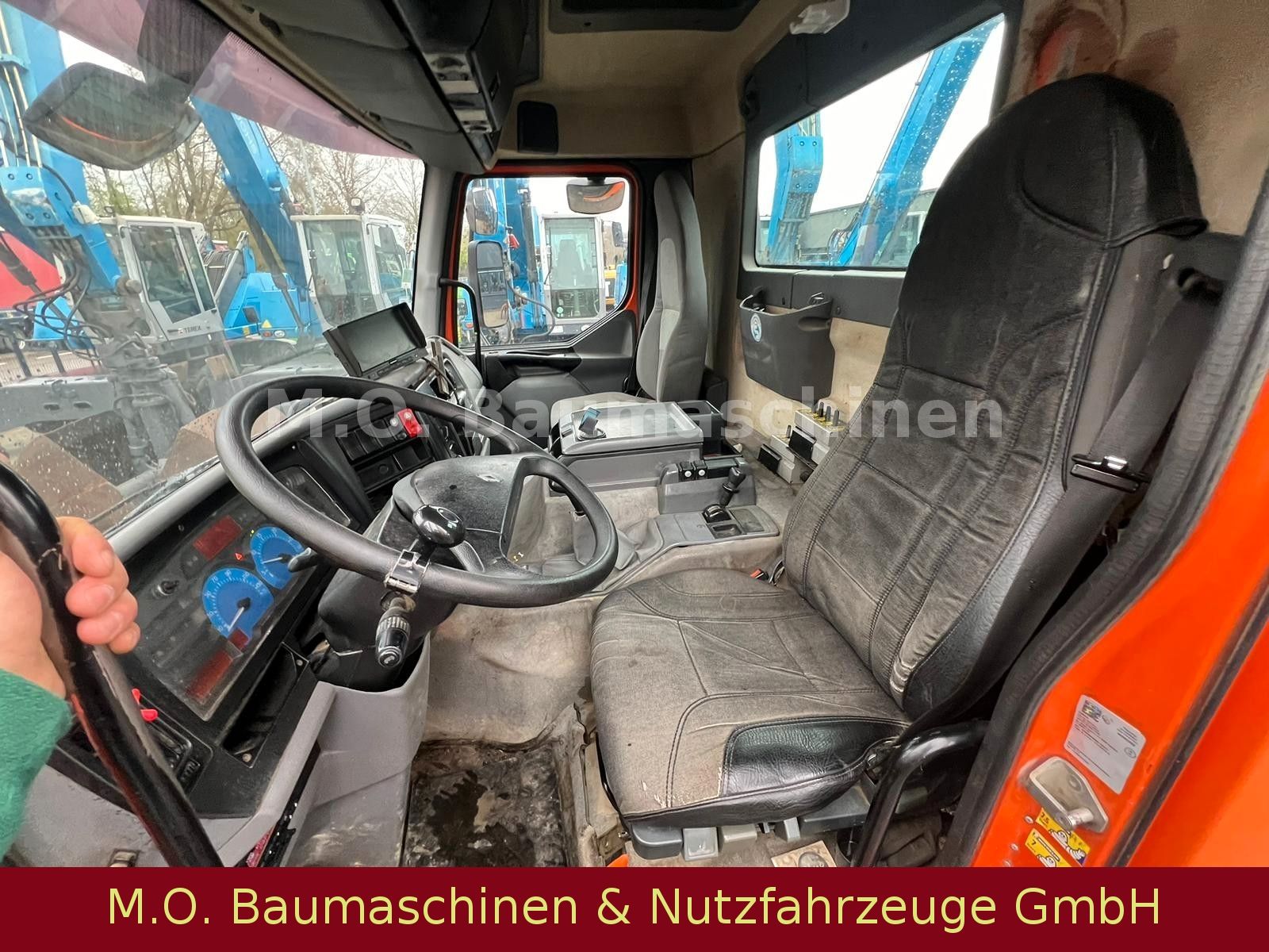 Fahrzeugabbildung Renault Kerax 270-19 DCI  / 4x2 / Marell AL 15990 /