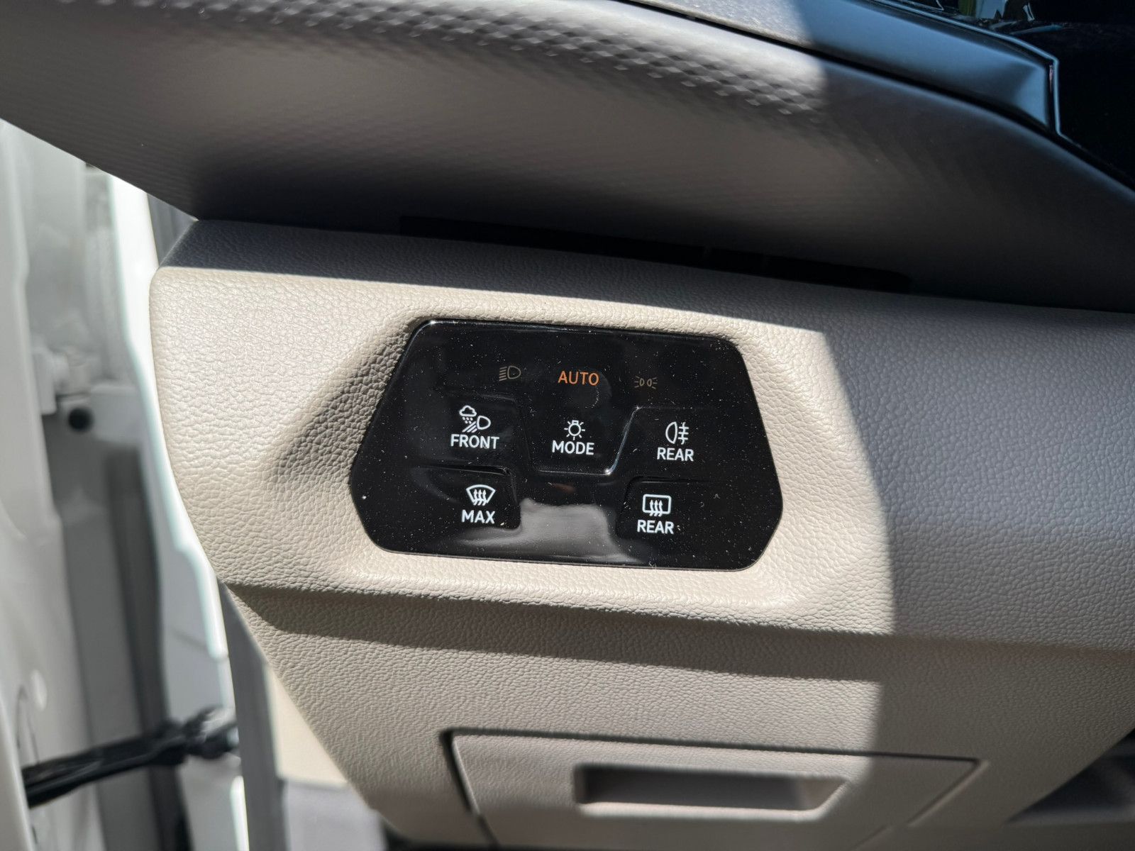 Fahrzeugabbildung Volkswagen T7 California Coast 2.0 TDI DSG Navi AHK