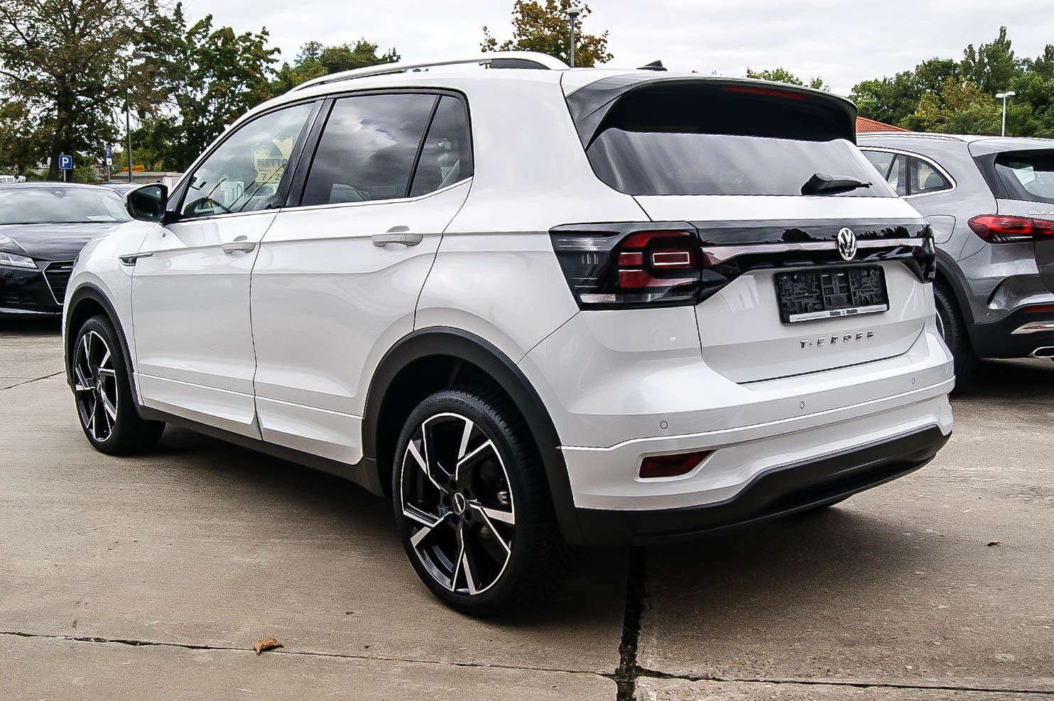 Fahrzeugabbildung Volkswagen T-Cross 10 Style DSG R-LINE VIRTUAL NAVI ACC 18'