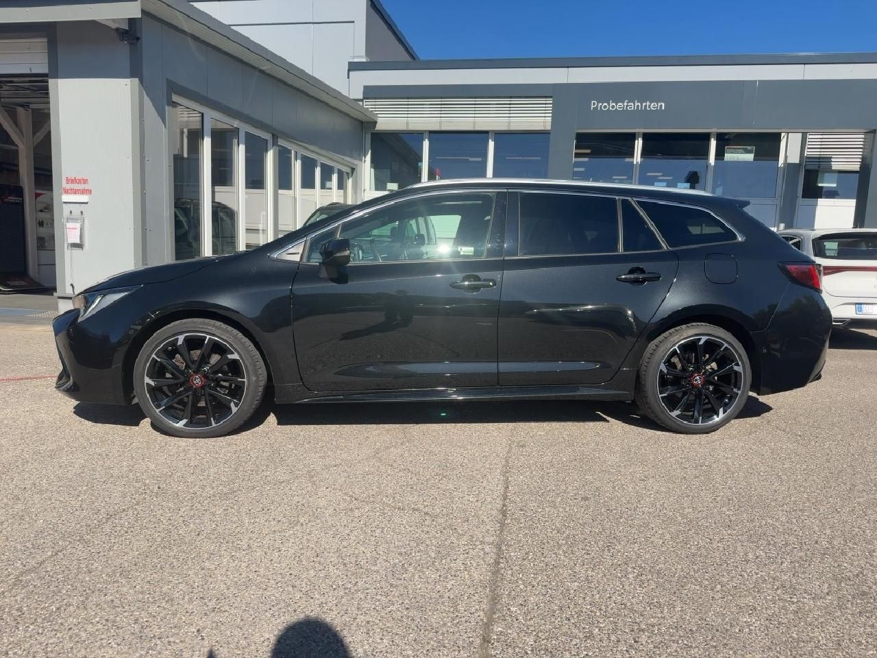 Fahrzeugabbildung Toyota Corolla TS 2,0 Hybrid GR Sport Black Edt.*Pano*