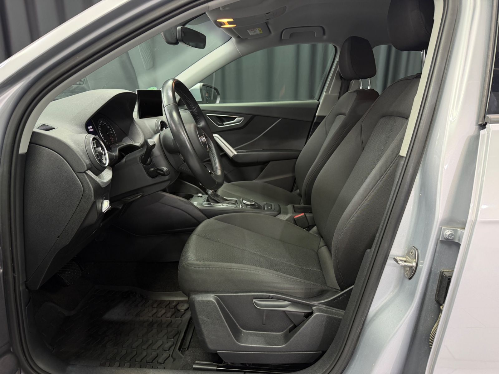 Fahrzeugabbildung Audi Q2 basis ultra|S-TRONIC|NAVI|PDC|LED LICHT|
