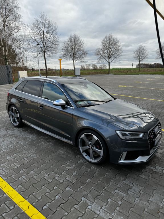 Image of Audi RS3