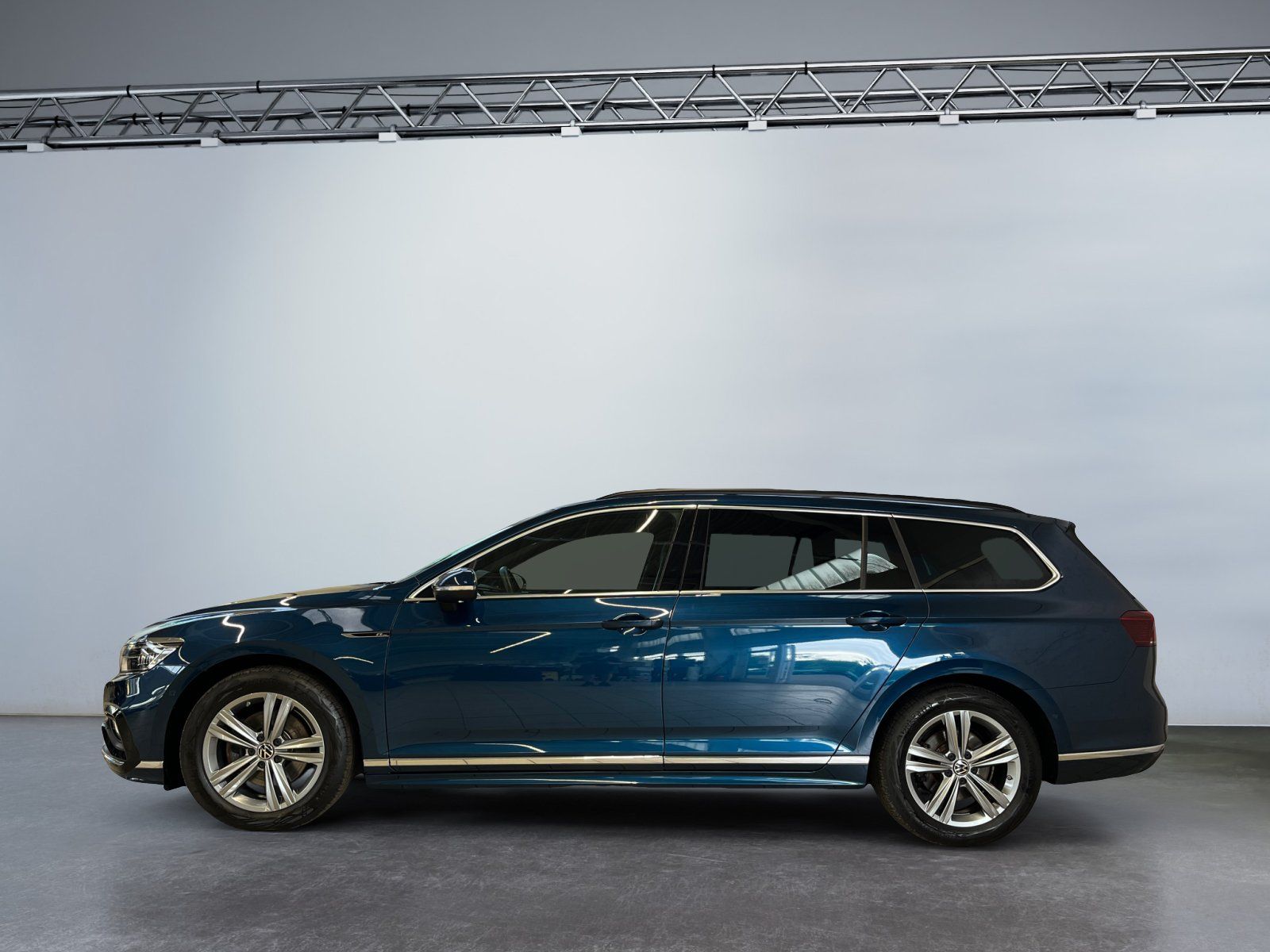 Volkswagen Passat Variant R-Line 2.0 TDI BMT DSG Matrix foto 3