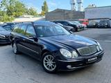 Mercedes-Benz E 240 T*Aut*GSD*SHZG*AHK*Navi - blaue Mercedes-Benz E 240