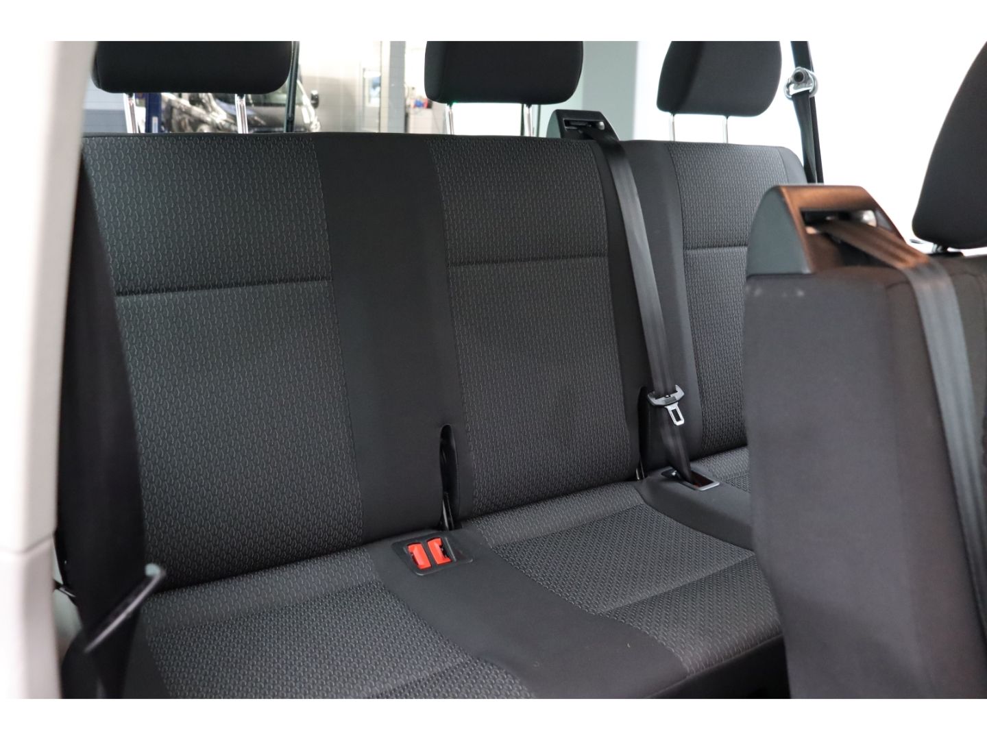 Fahrzeugabbildung Volkswagen T6 Caravelle 2.0 Lang 9-Sitze 2xSchiebetür