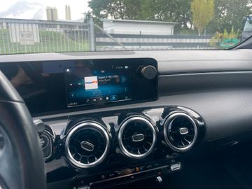 Mercedes CLA 200 Shooting Brake - 12
