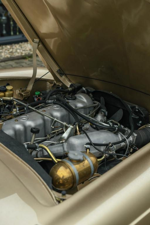 Mercedes-Benz SL 280