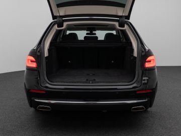 Fahrzeugabbildung BMW 530d xDr Tour AHK Pano ACC HUD Komfortsitz