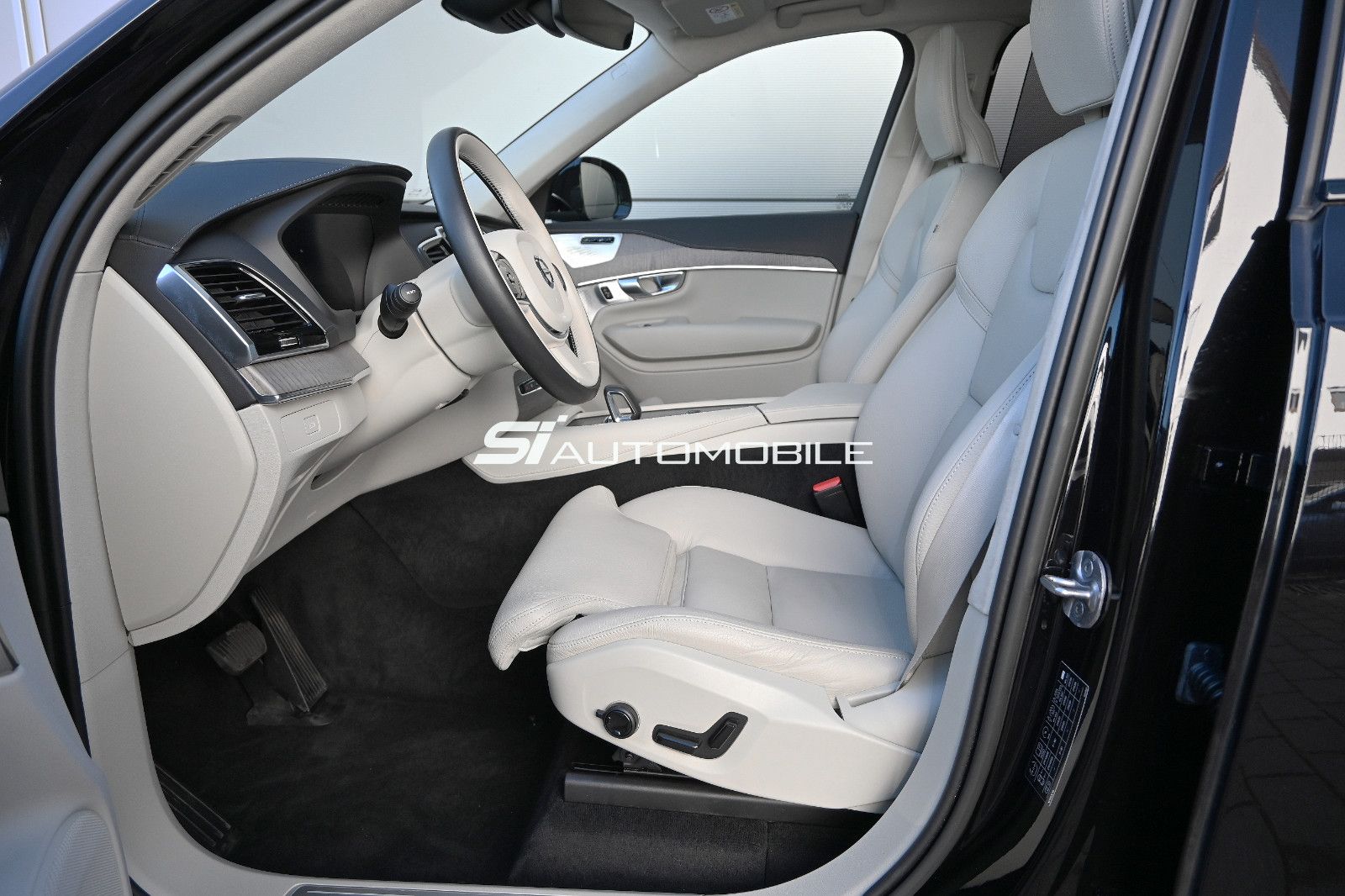 Fahrzeugabbildung Volvo XC90 B5 D AWD Ultimate Dark °UVP 96.250€°B&W°