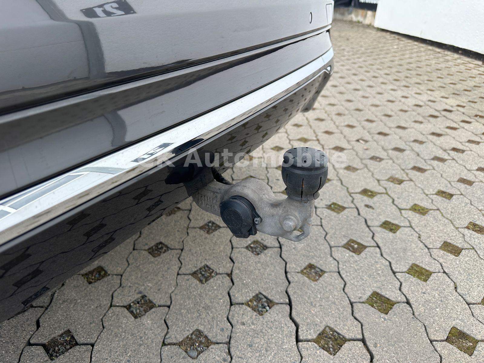 Fahrzeugabbildung Volvo XC60 B4 Plus Bright 2WD/Navi/Leder/Kam/LED/AHK