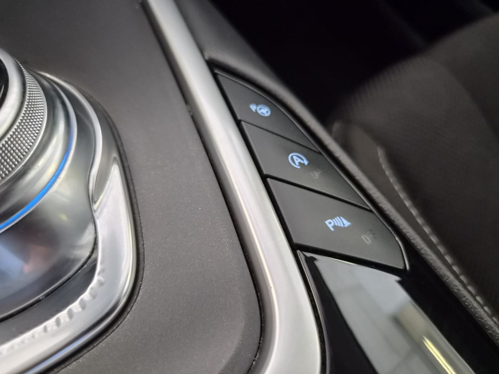 Fahrzeugabbildung Ford S-MAX Titanium / 1. HAND / NAVI / AHK /