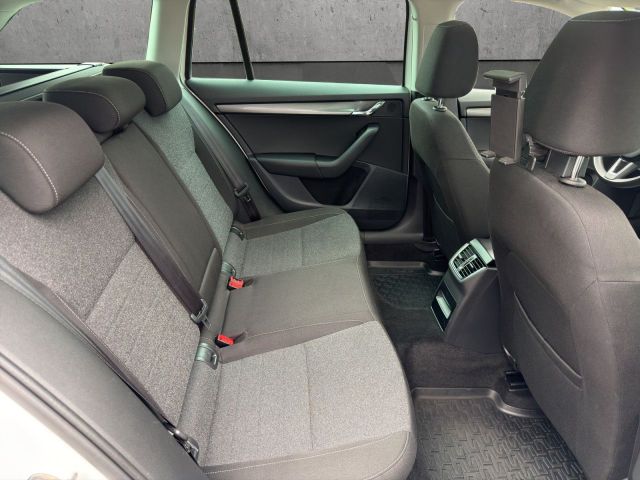 Octavia Combi Sol 2.0 TSI DSG/AHK/LED/NAVI/PANO/