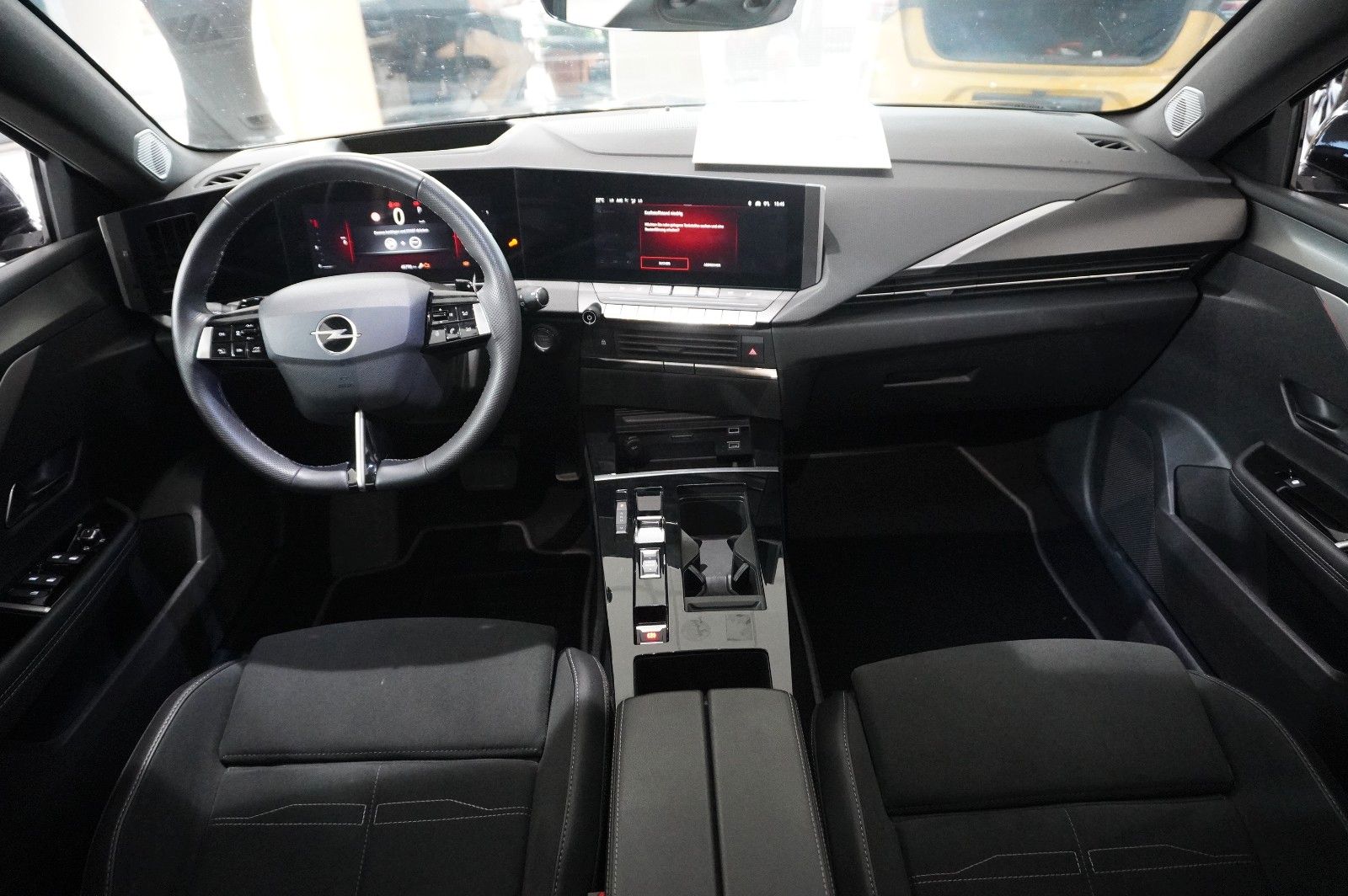 Fahrzeugabbildung Opel Astra L ST 1.2T GS SPORT NAVI/LED/360°/PANO./HUD
