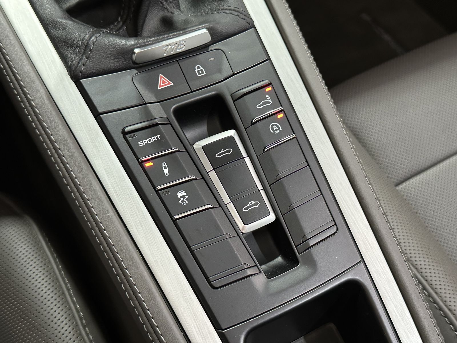 Porsche Boxster 718 Leder BOSE R.Cam Navi Sitzbelüftung foto 21