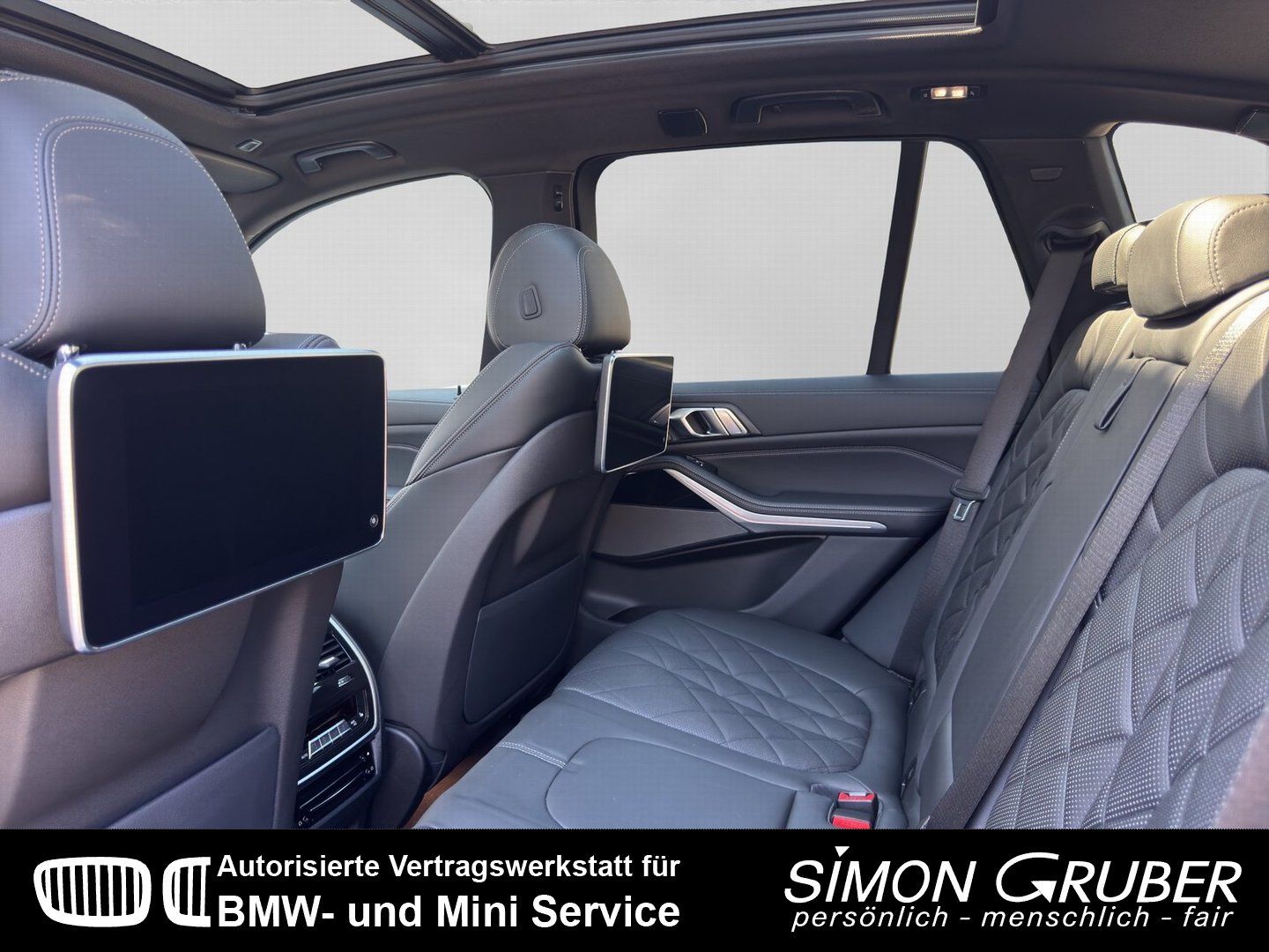 Fahrzeugabbildung BMW X5 xDrive 40d M Sport Pano Stop&GO FondEntertain
