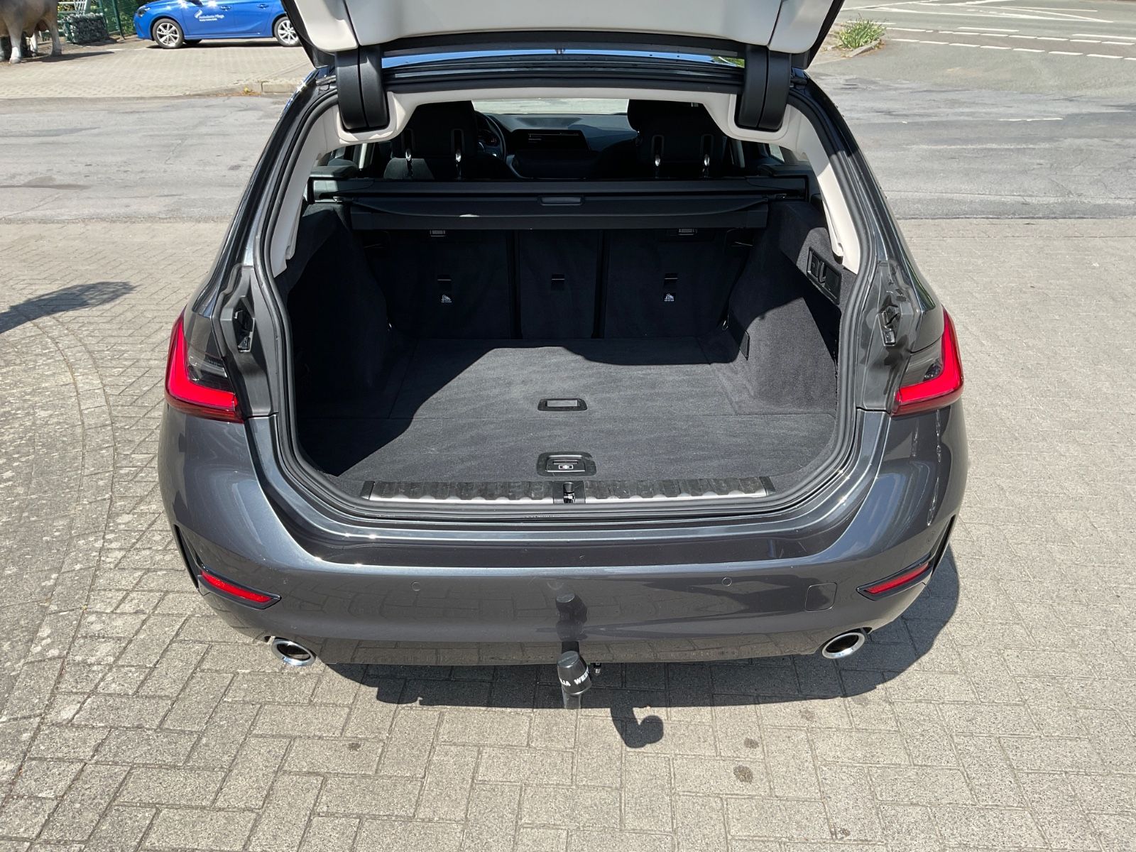 Fahrzeugabbildung BMW 320d xDrive Touring,AHK,LED,Navi,VirtualCockpit