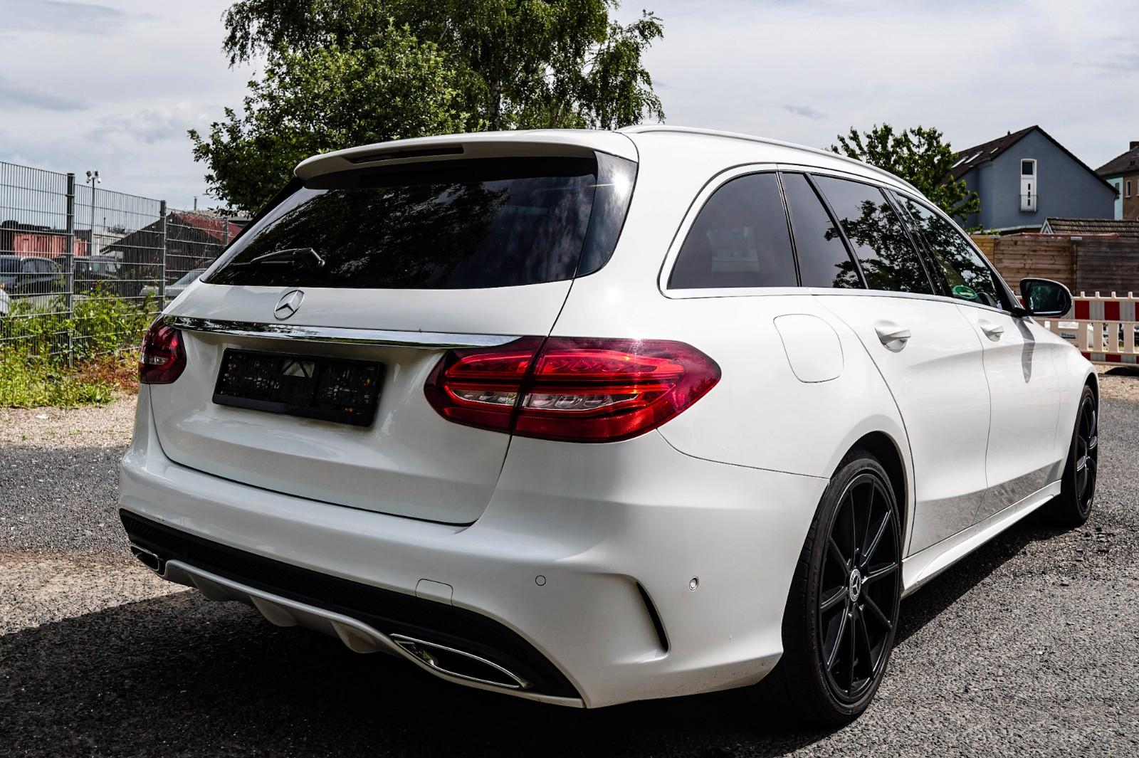 Mercedes-Benz C 220 T-Modell AMG Line Scheckheftgepflegt