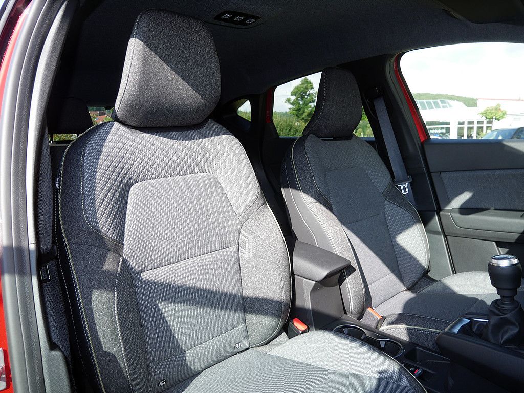 Fahrzeugabbildung Renault Captur Techno TCe 140 Mild Hybrid