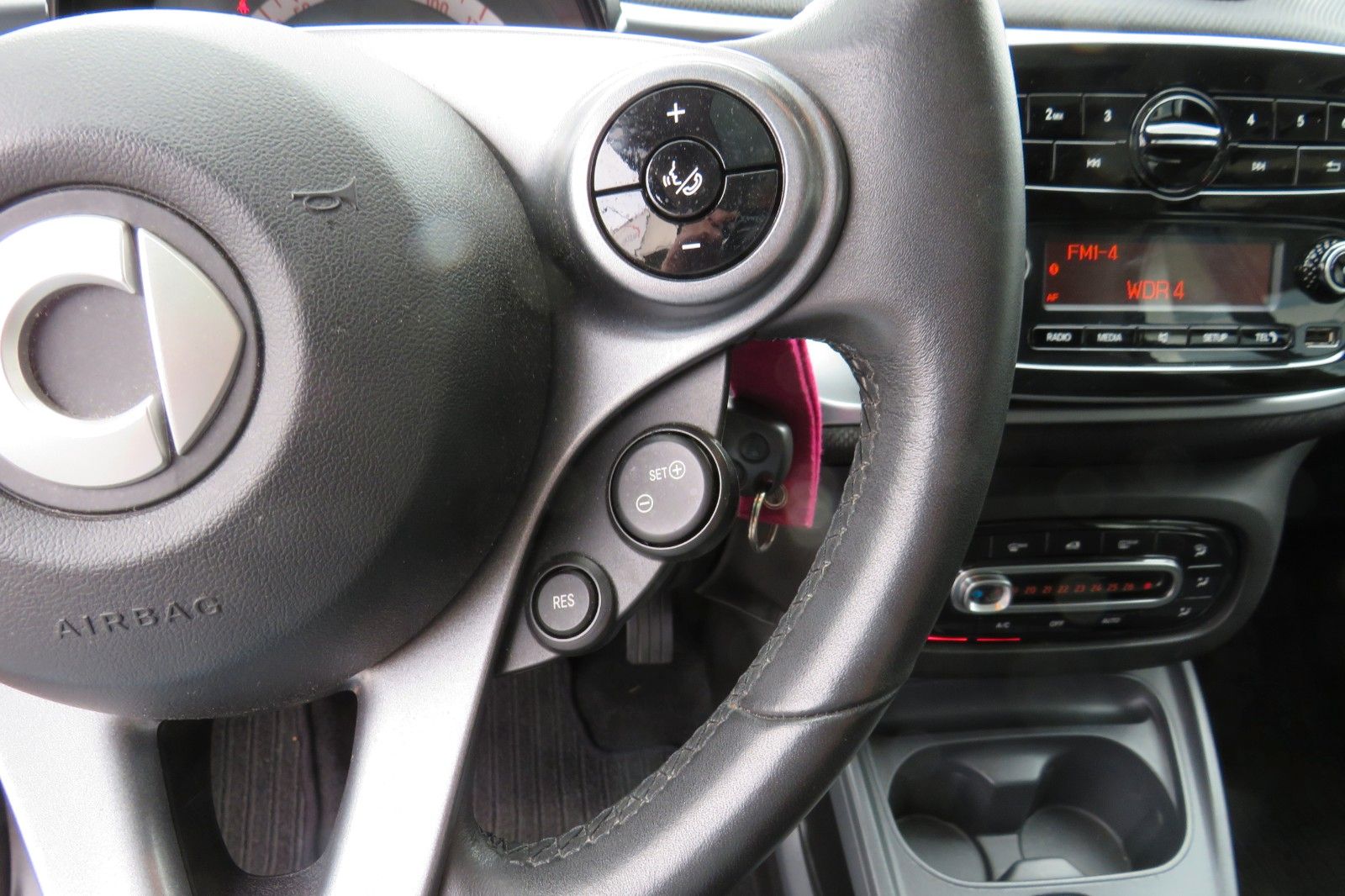 Fahrzeugabbildung Smart FOR TWO PASSION AUTOMATIK GLASDACH KLIMA ALU