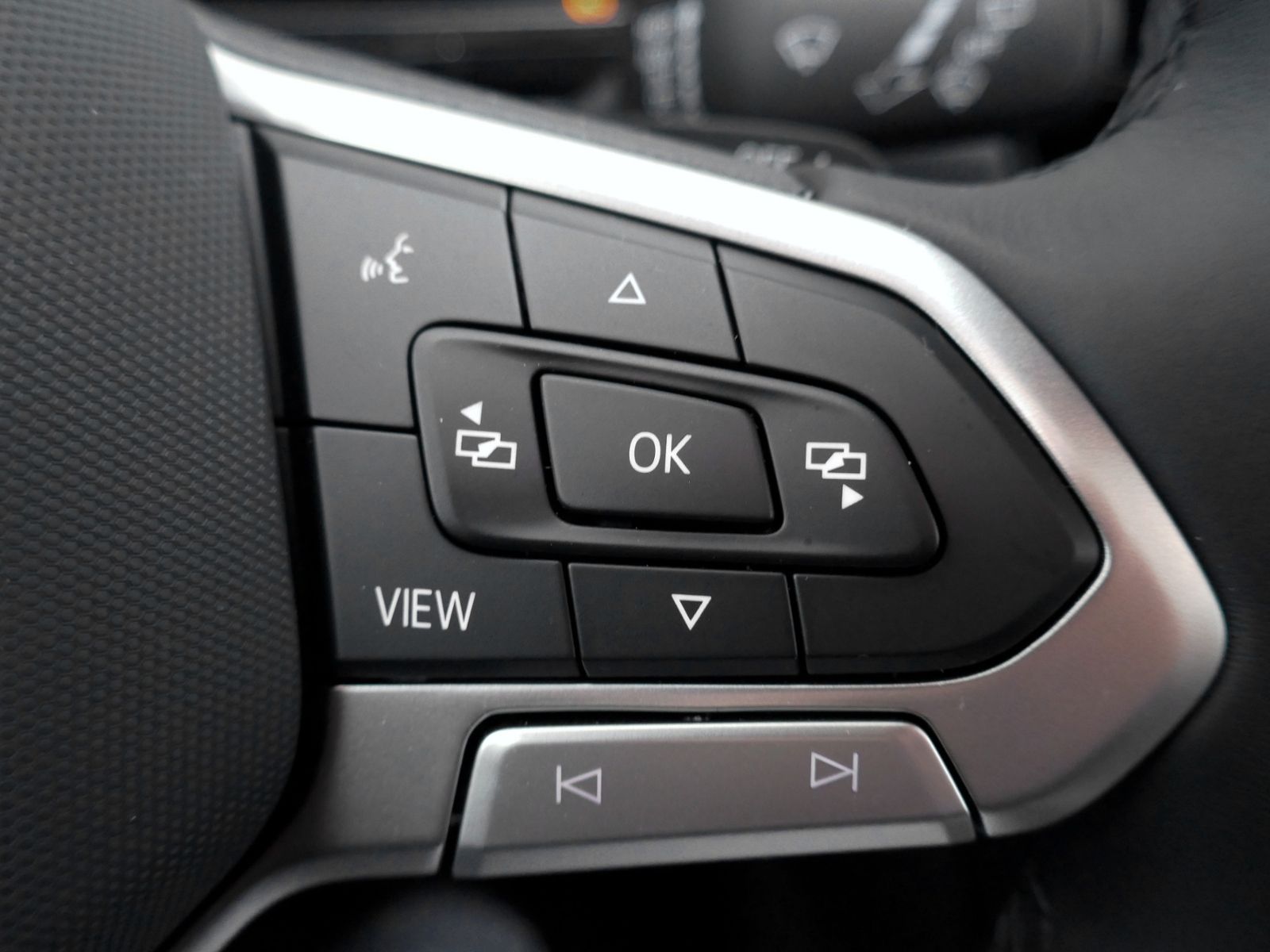 Fahrzeugabbildung Volkswagen T-Roc Style 1.5 TSI DSG | LED RFK ACC