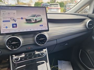 Bild 13 DFSK Forthing 4 PHEV