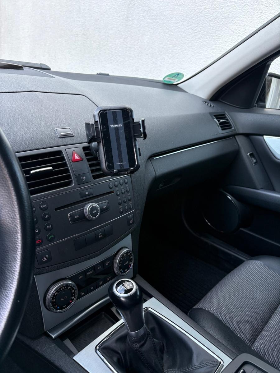 Mercedes-Benz C200 2010 — photo 10