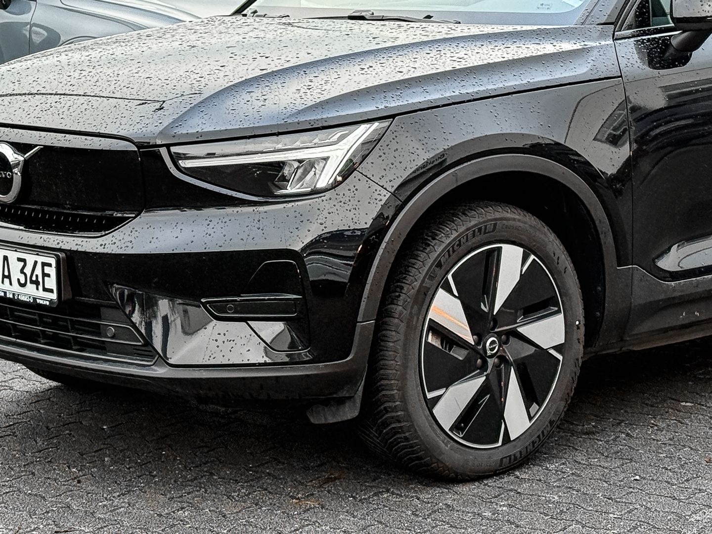 Volvo C40 Recharge Twin Motor AWD Plus Pilot Assist imagem 3