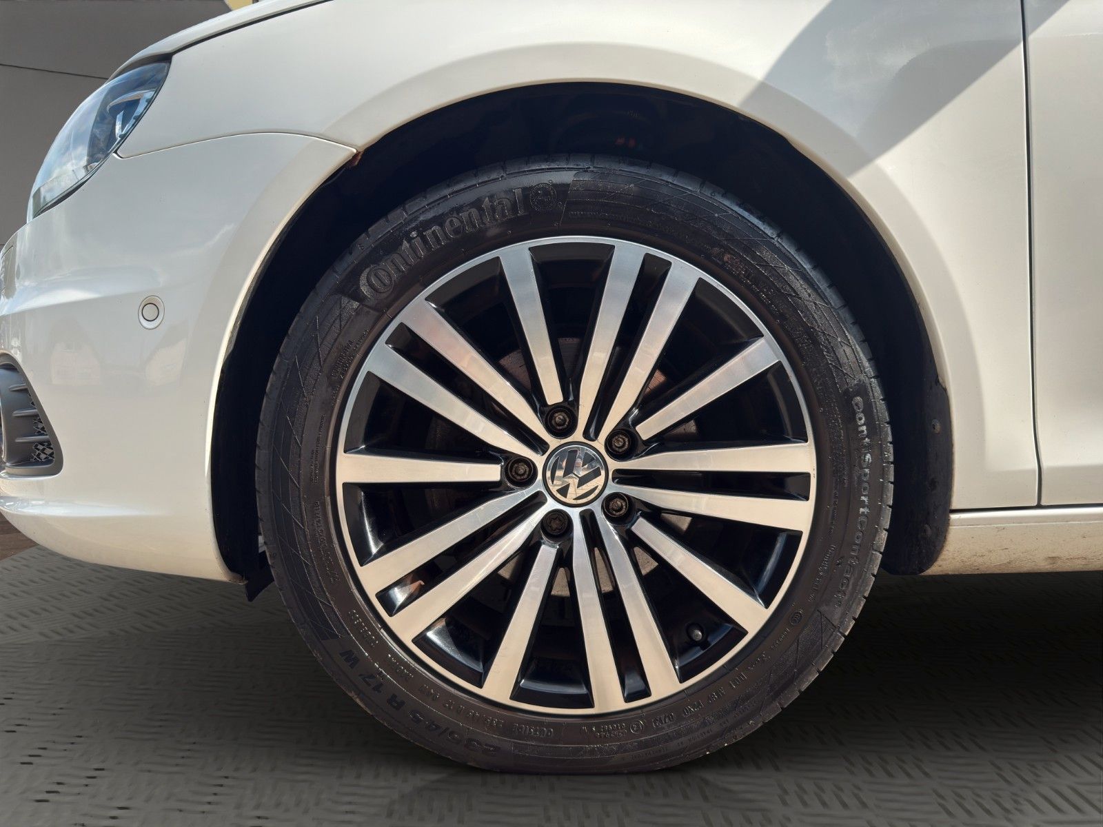 Fahrzeugabbildung Volkswagen Eos Sport&Style *Pano*Kamera*Bi-Xen*Parklenkass*