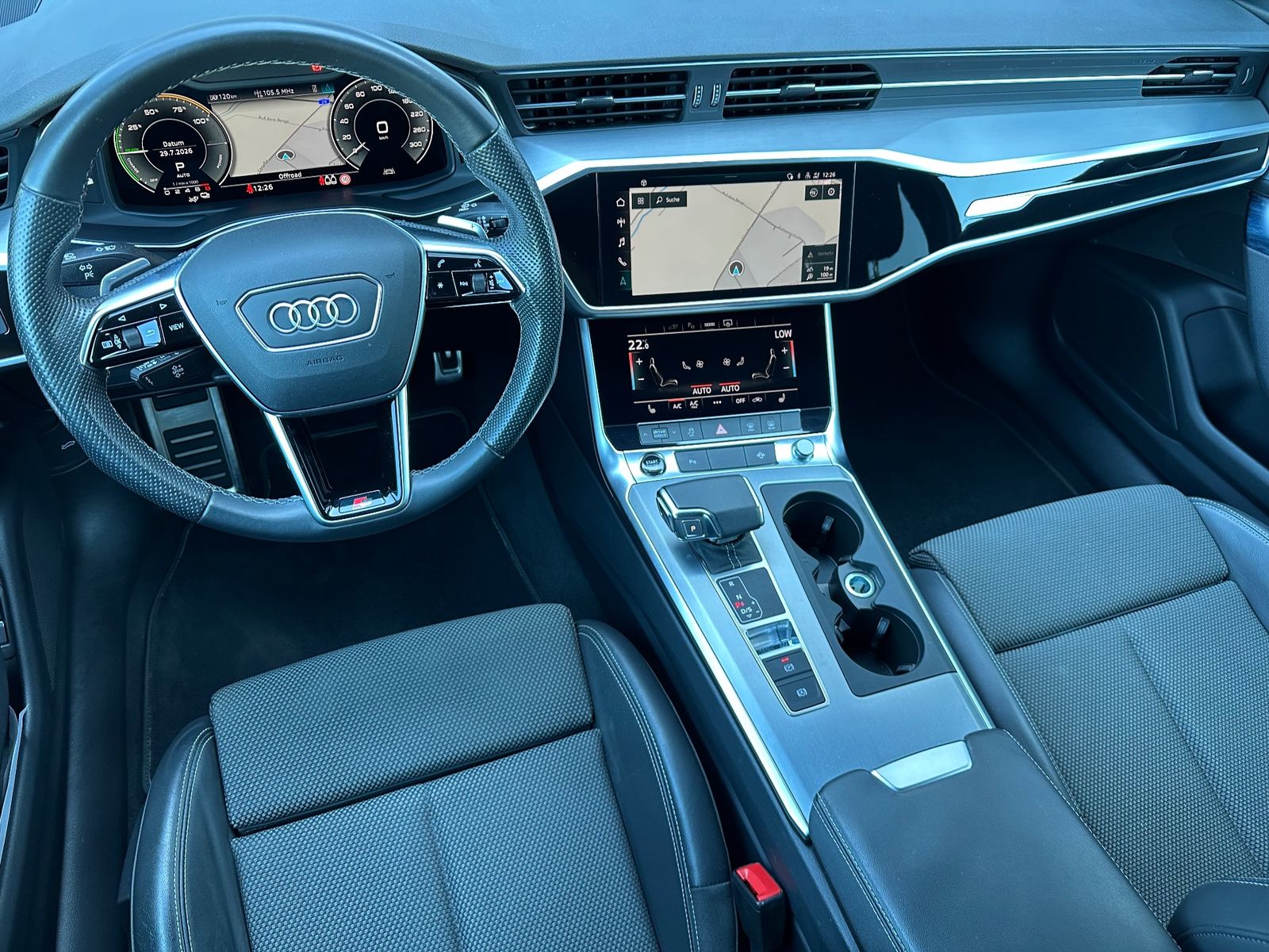Fahrzeugabbildung Audi A6 Avant 50 TFSIe Qu S-Line Black NAV+LED+19ZOLL