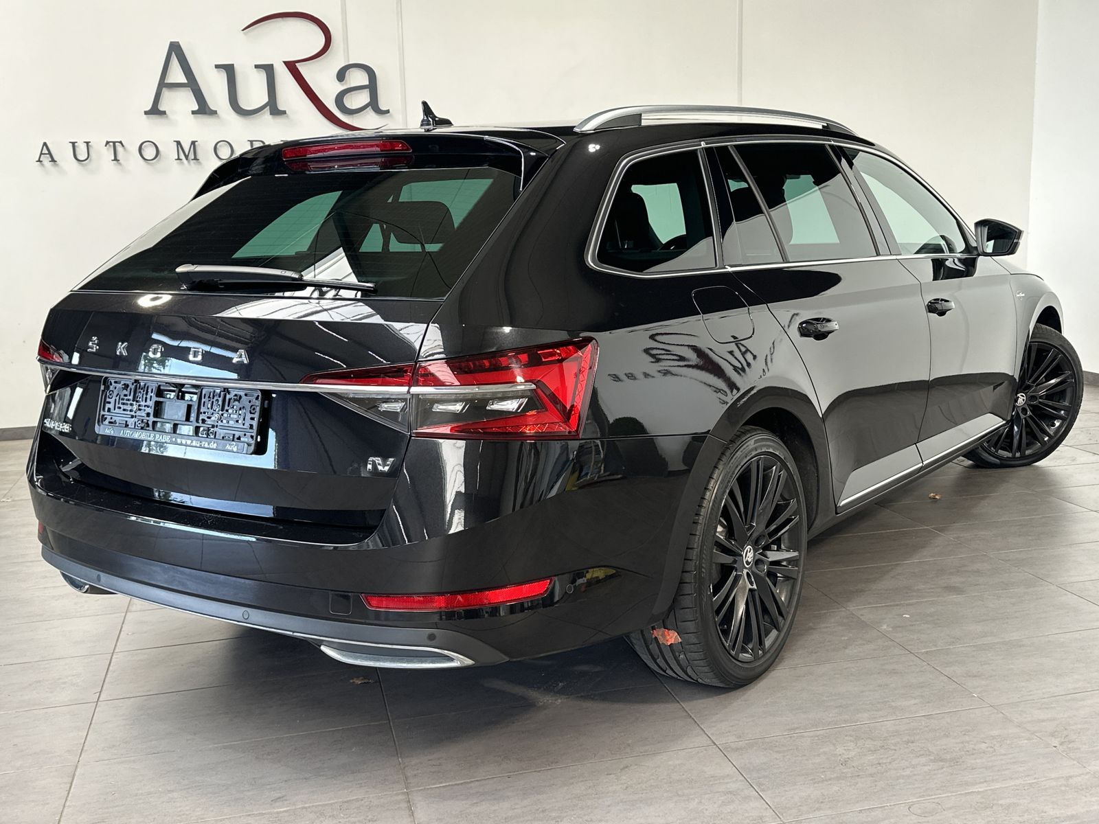 Fahrzeugabbildung SKODA Superb Combi 1.4 TSI L&K iV NAV+LED+AHK+360°+ACC