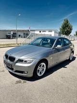 BMW E 90 LCI  320i - TÜV Neu  - BMW 320: E90