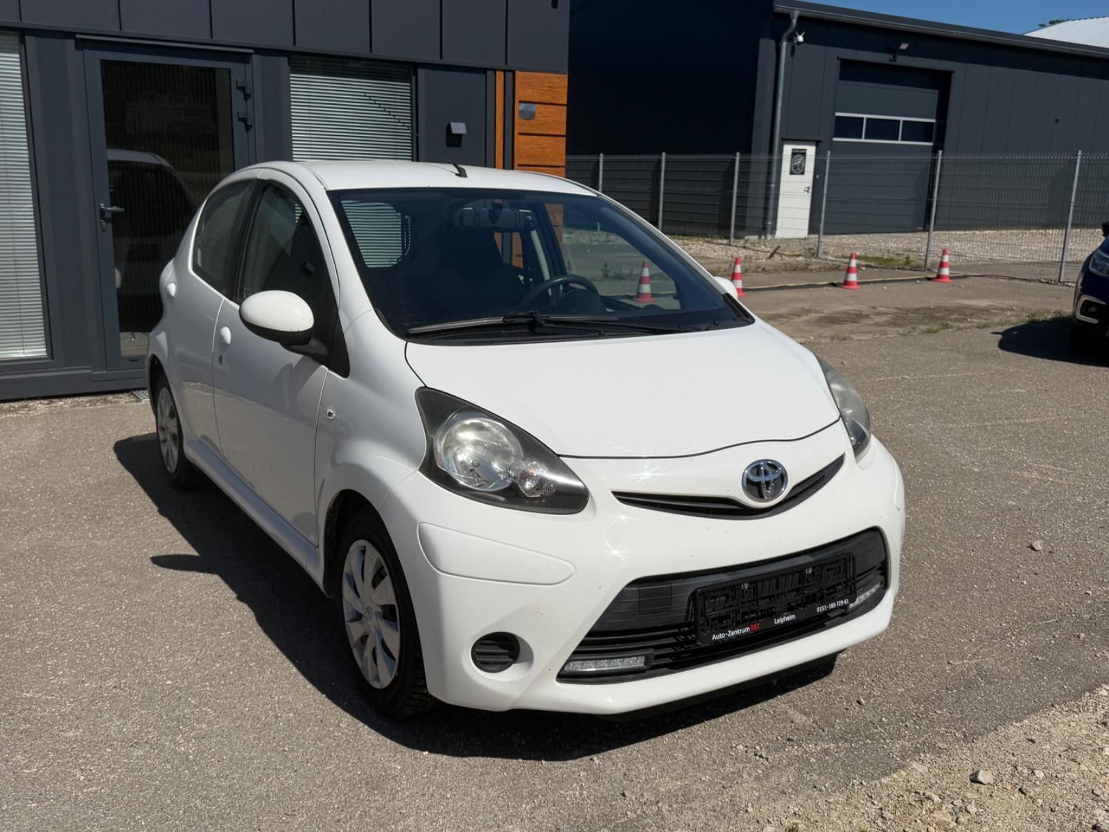Toyota Aygo Cool Go KLIMA NAVI 8FACH STANDHEIZUNG