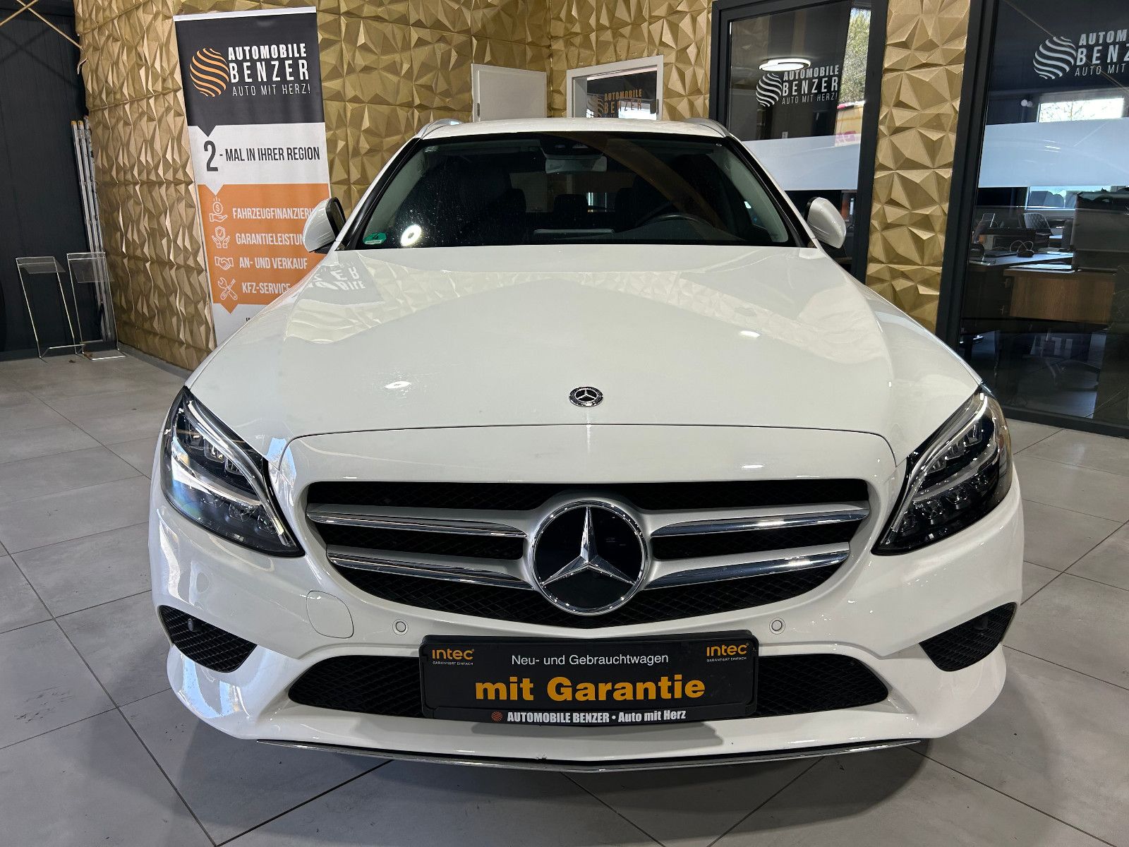 Fahrzeugabbildung Mercedes-Benz C 200 T-Modell/NAVI/KAMERA/APPLE/AMBIENTE/SHZ