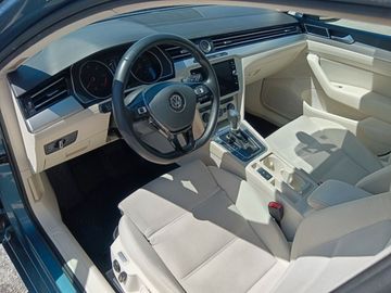 Volkswagen Passat Variant - 11