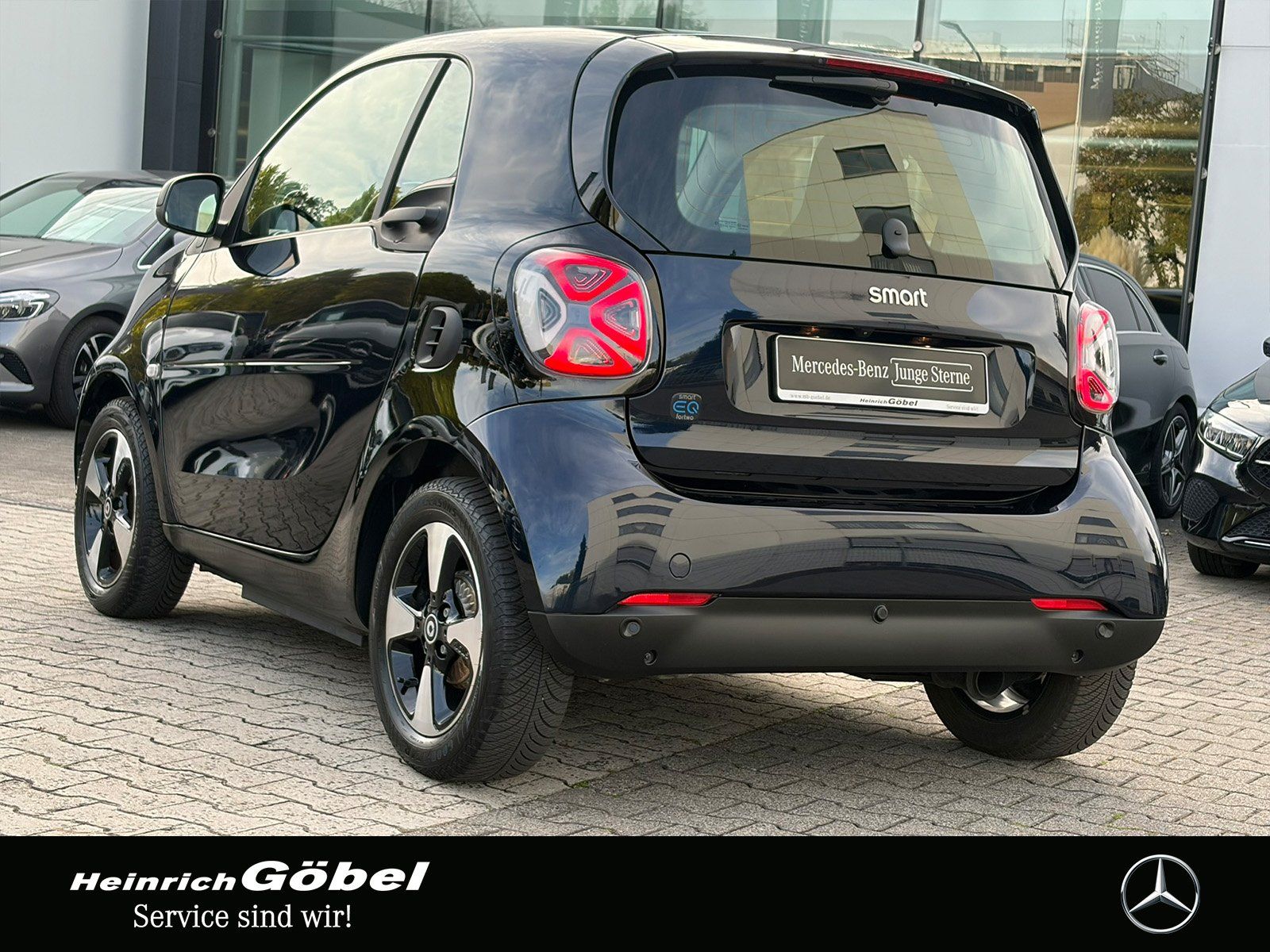 Fahrzeugabbildung Smart EQ PASSION*WINTER-PAKET*GJR*KAMERA*22KW*LED