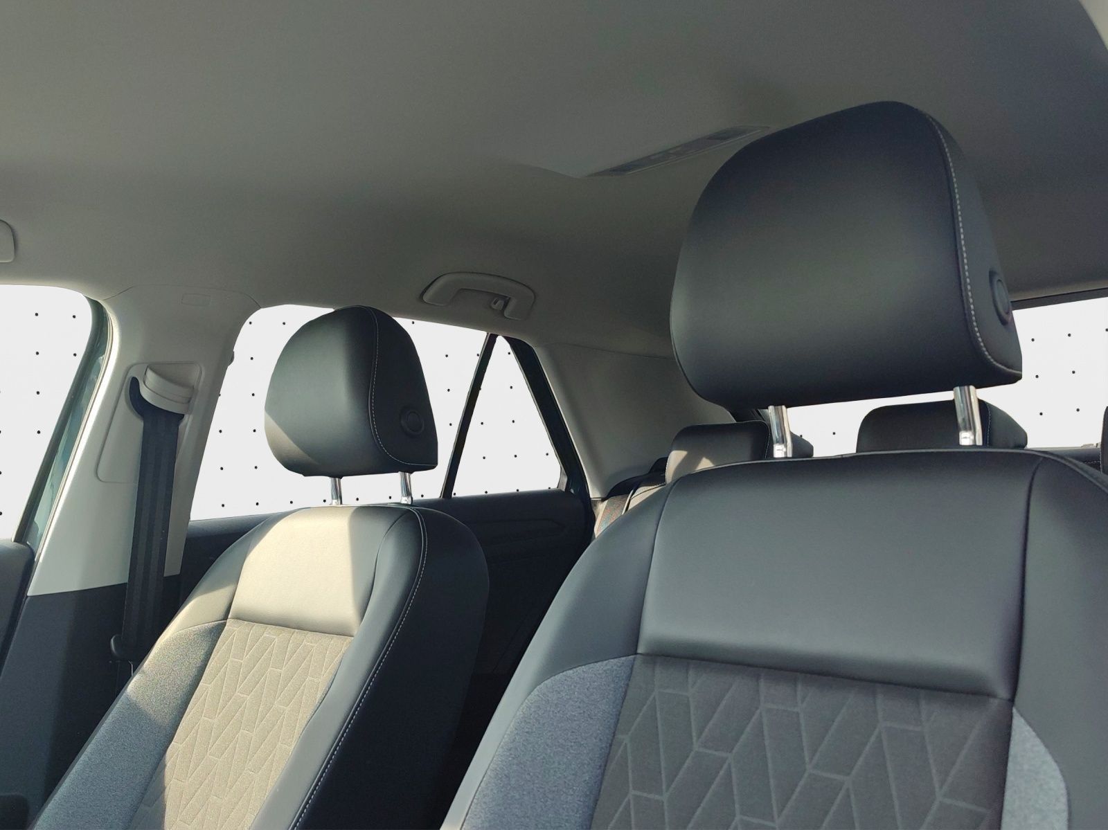 Volkswagen T-Roc - Bild 12