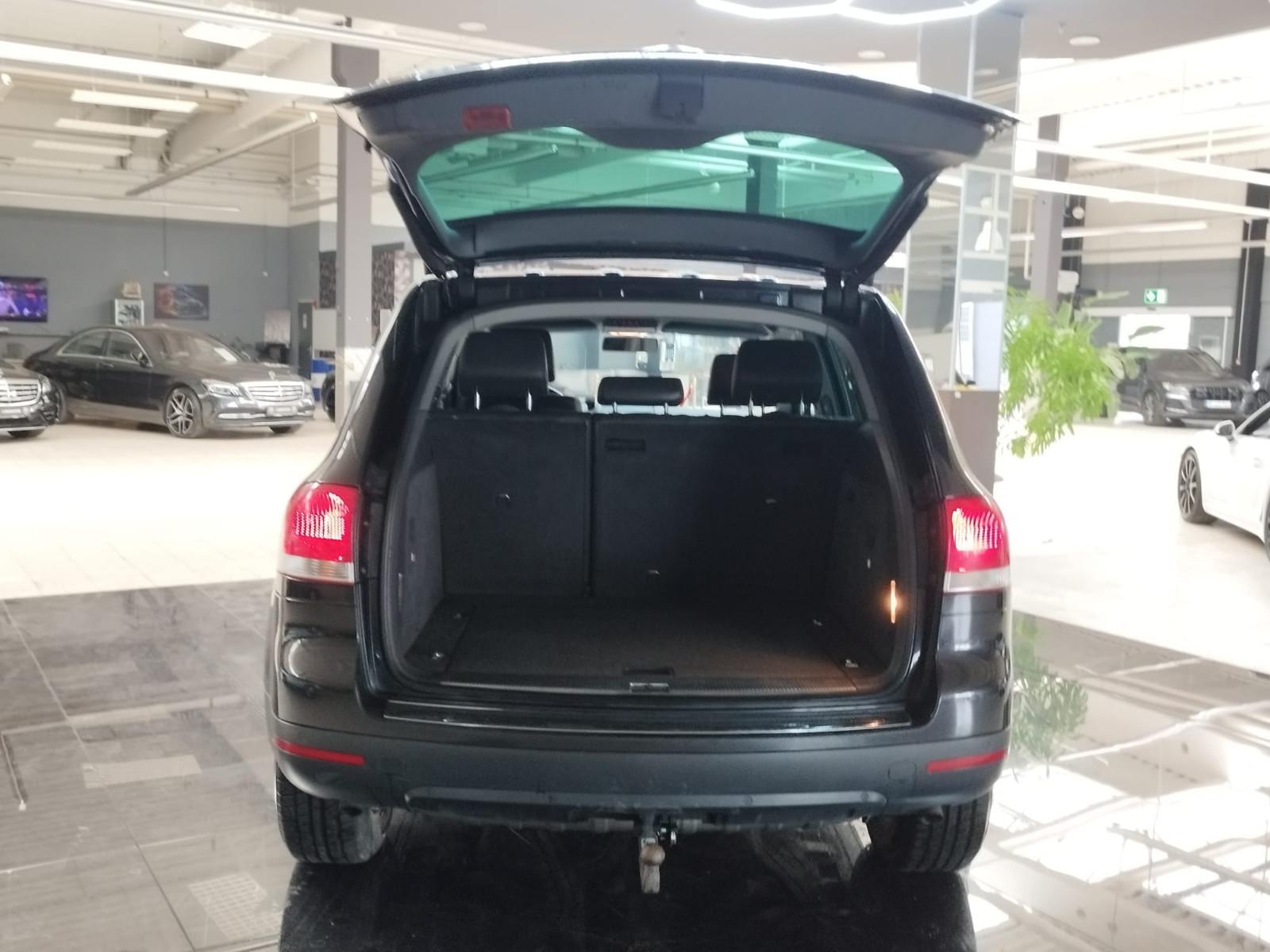 Volkswagen Touareg 2005 — photo 9