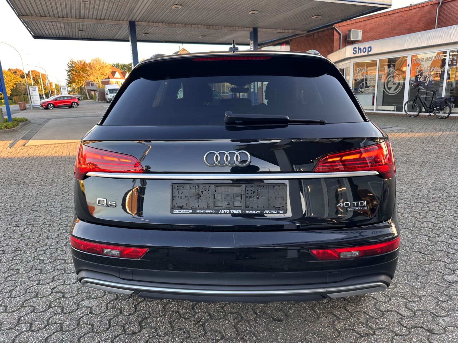 Fahrzeugabbildung Audi Q5 40 TDI quattro S line AHK/ACC/Navi/APP/LED