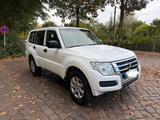 Mitsubishi Pajero 3,2 DI-D 4WD Edition 100 Automatik Ed... - Mitsubishi Pajero in Hamburg