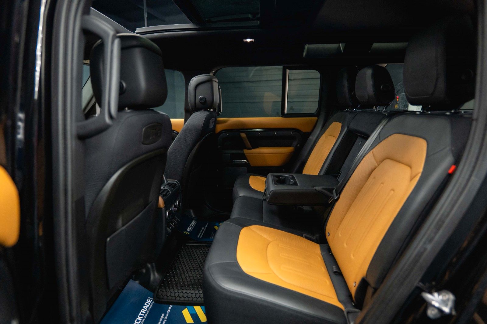 Fahrzeugabbildung Land Rover Defender 110 X-Dynamic Black Style Pack 4x4