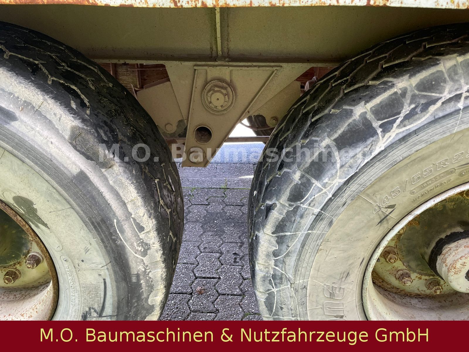 Fahrzeugabbildung Kaiser S 330 / 2 Achser / Blatt / Plane