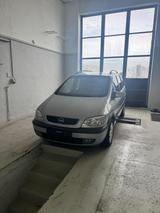 Opel Zafira 2.2 dti 125 ps - Opel Zafira aus 2002 mit Diesel-Antrieb