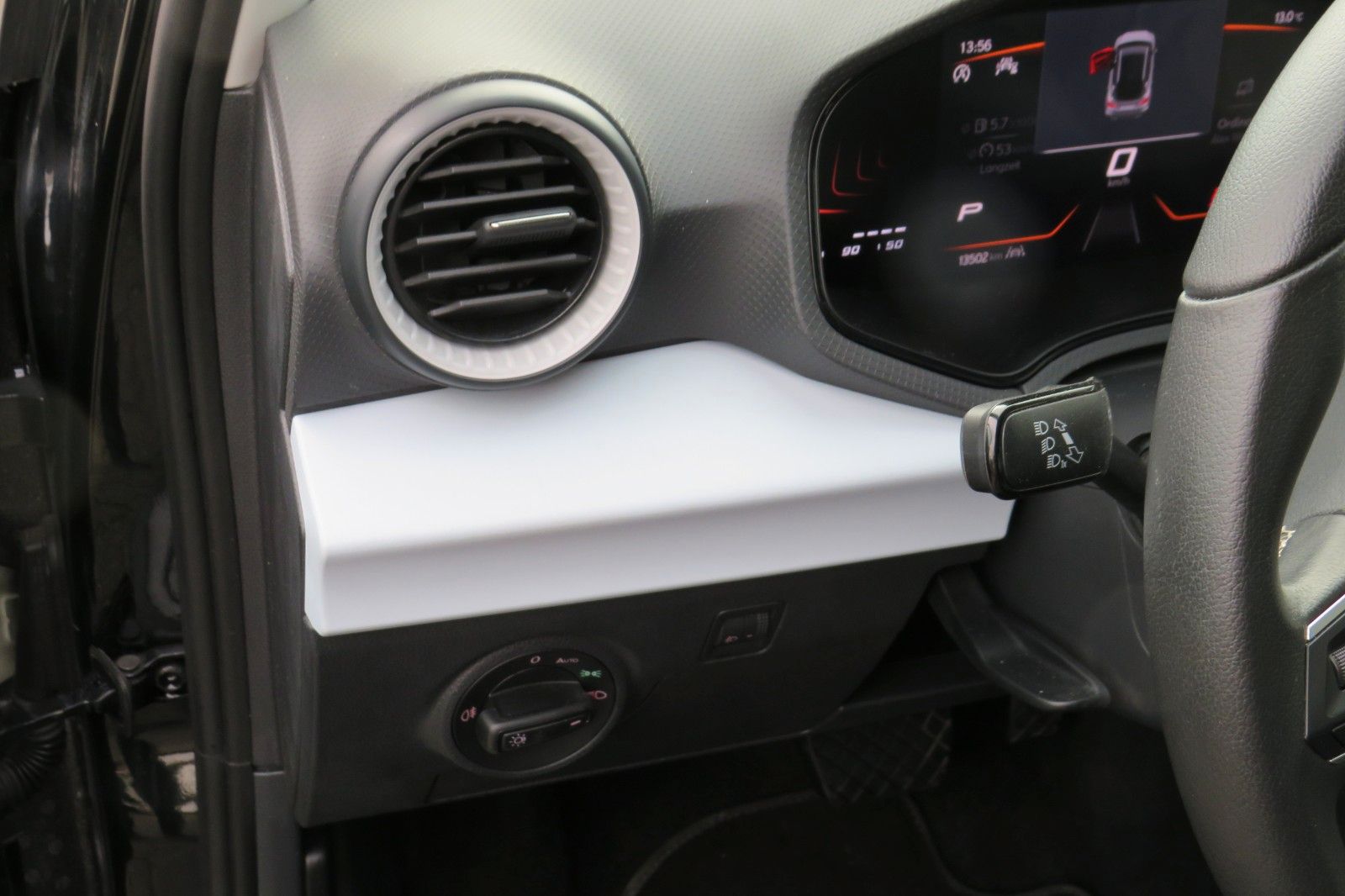 Fahrzeugabbildung SEAT Arona Style DSG LED NAVI DAB GRA PDC 1.HD