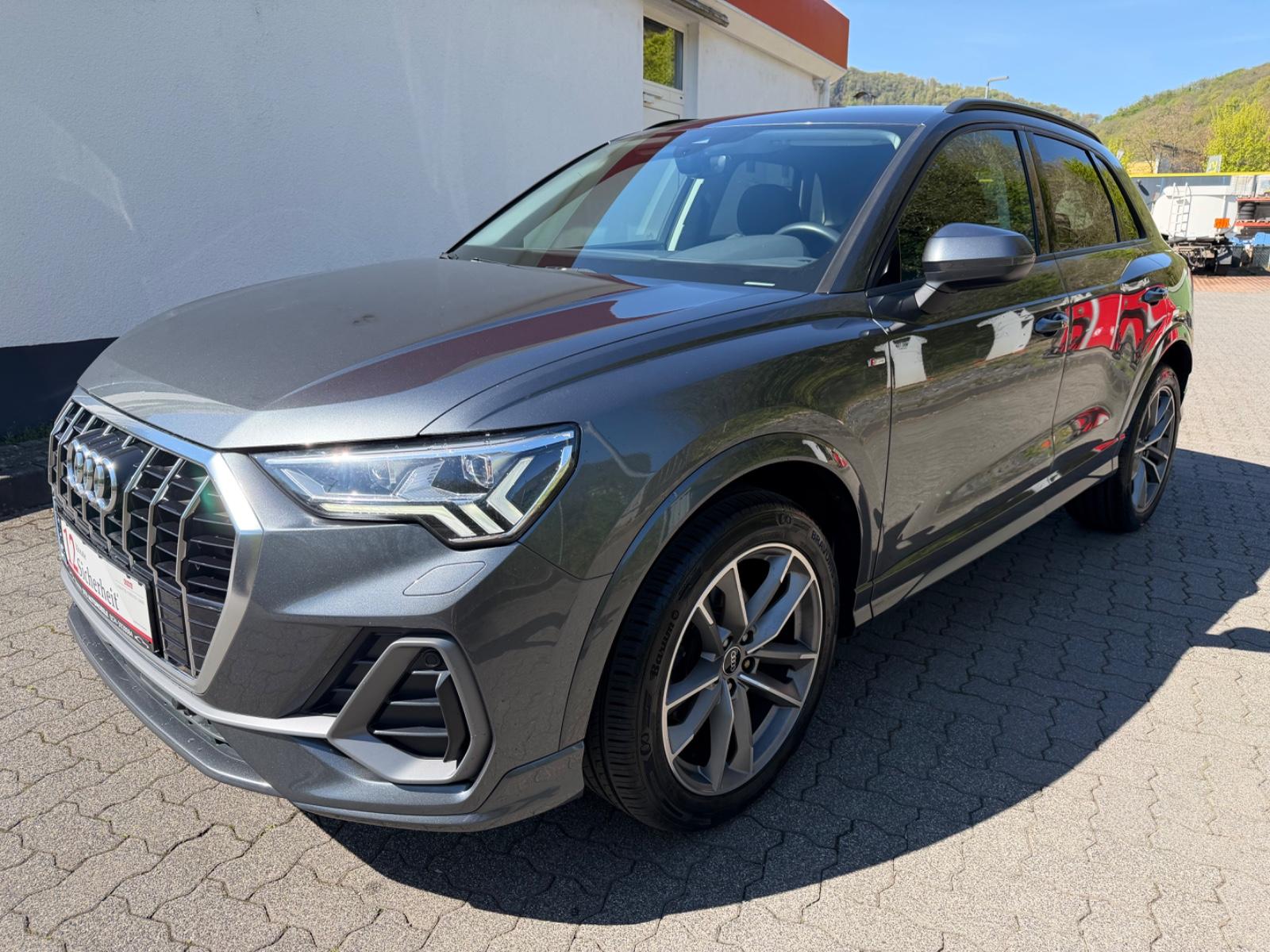 Audi Q3 35 TDI S line