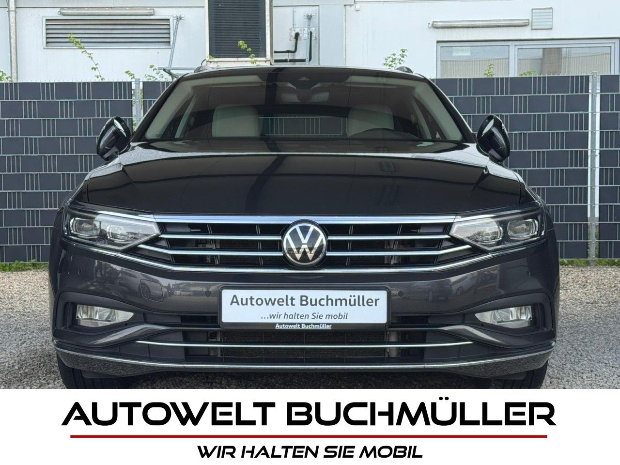 Gebrauchtwagen Volkswagen Passat Passat 2.0 TDI DSG,PANO,STANDH,AHK,MATRIX,LEDER in Nersingen