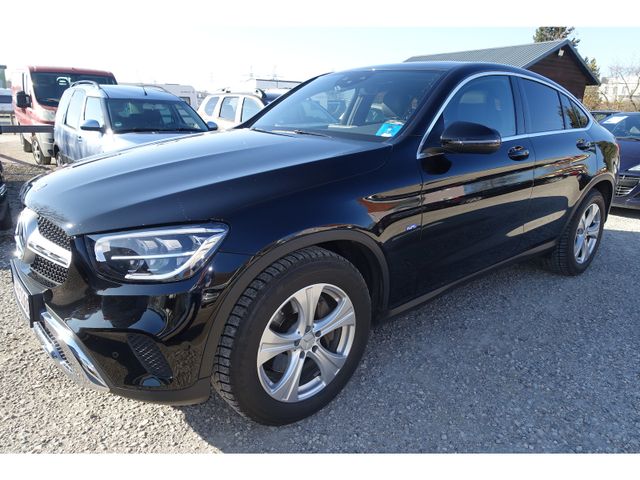 Mercedes-Benz GLC 300 Coupe d 4Matic AHK Pano 19´ Kamera LED B